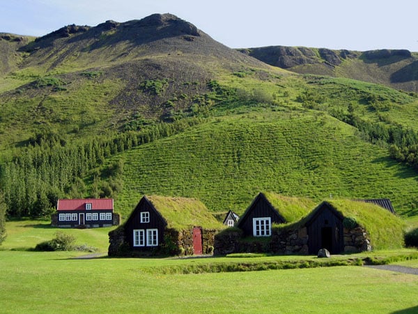 Maisons recouvertes de pelouse en Islande