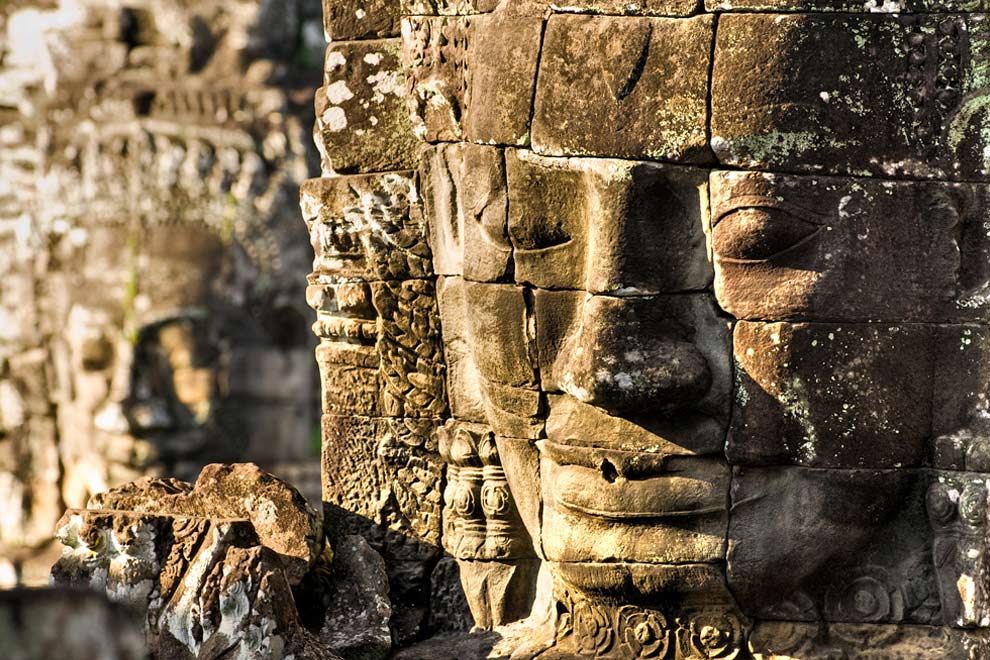 Visages sculptés du temple Bayon à Angkor à Siem Reap au Cambodge