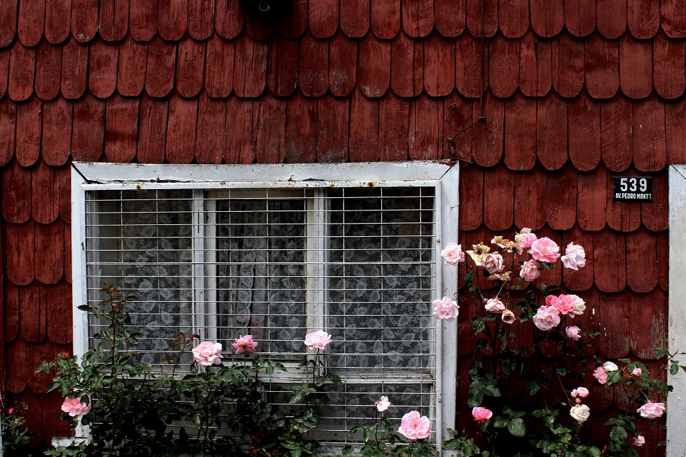 Fenetre d'une façade de maison dans l'Ile de Chiloe au Chili