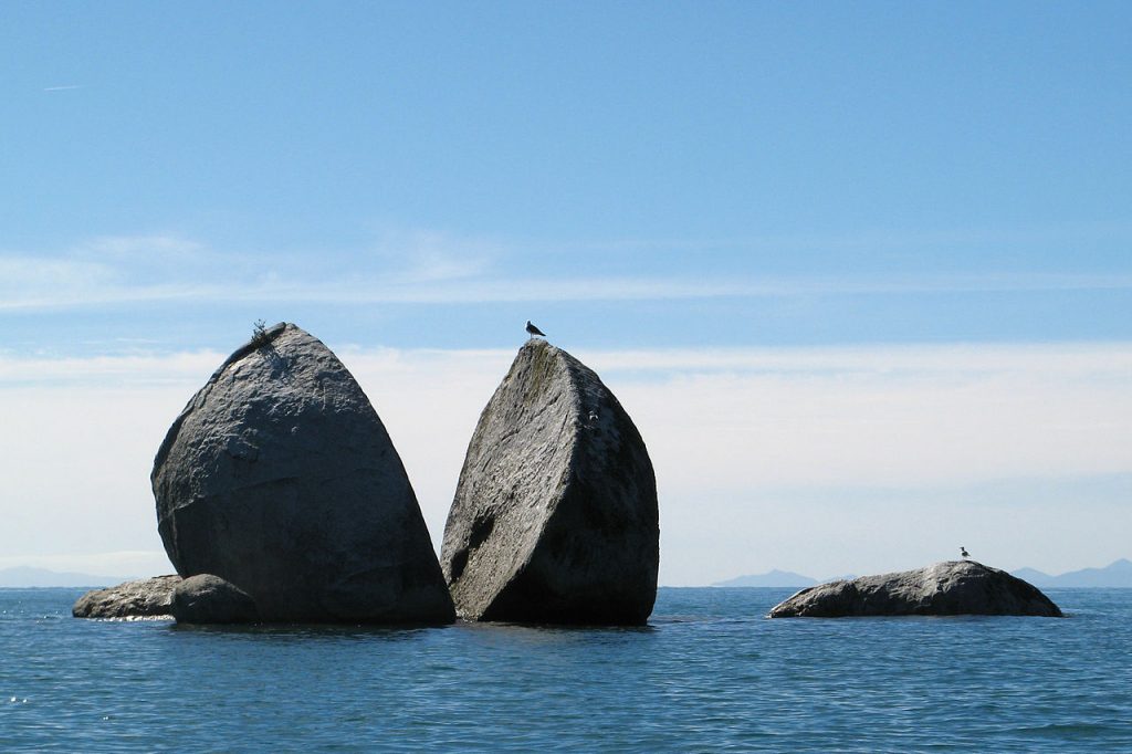 Les Moeraki Boulders sur la plage Koekohe sur l'ile Sud de Nouvelle Zélande
