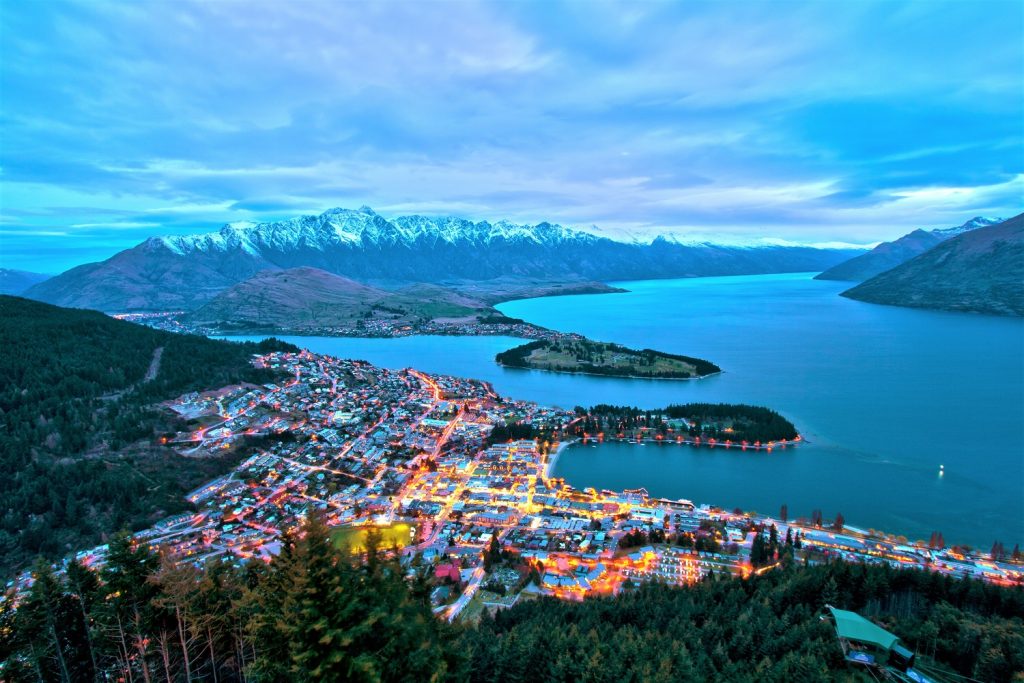 Ville de Queenstown dans l'île du Sud