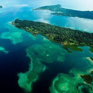 Vue aérienne de l'île de Bastimentos à Bocas Del Toro au Panama