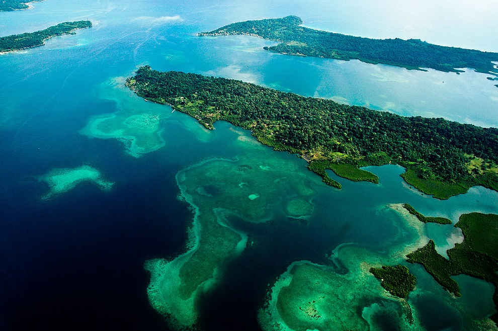 Vue aérienne de l'île de Bastimentos à Bocas Del Toro au Panama