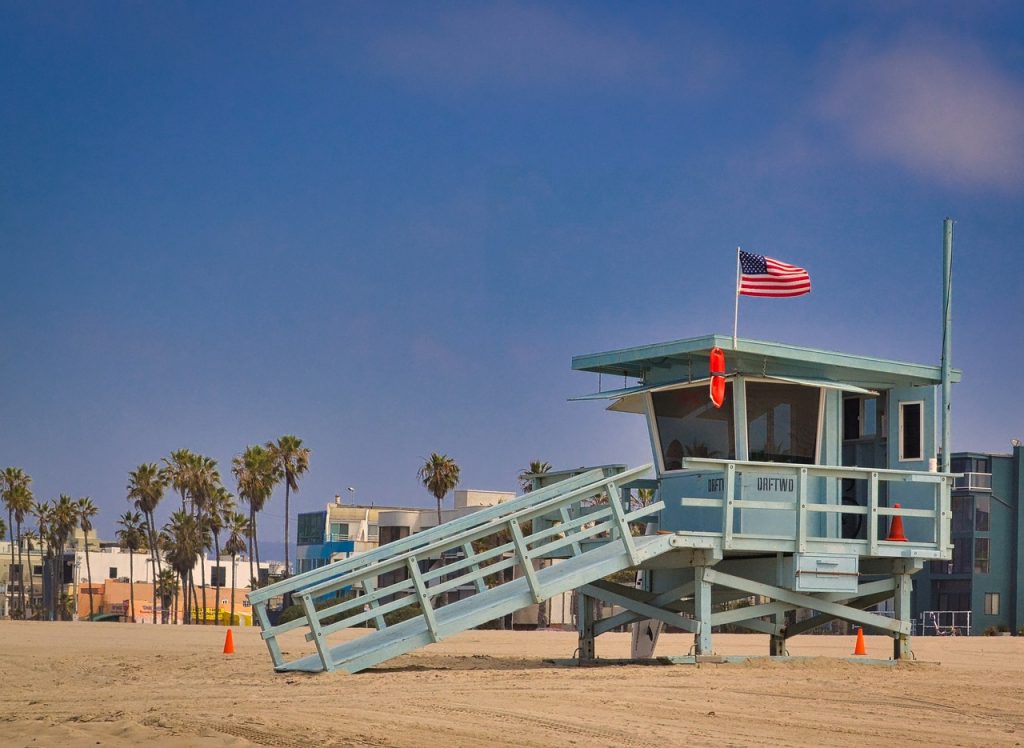 Poste de secours sur Malibu Beach en Californie