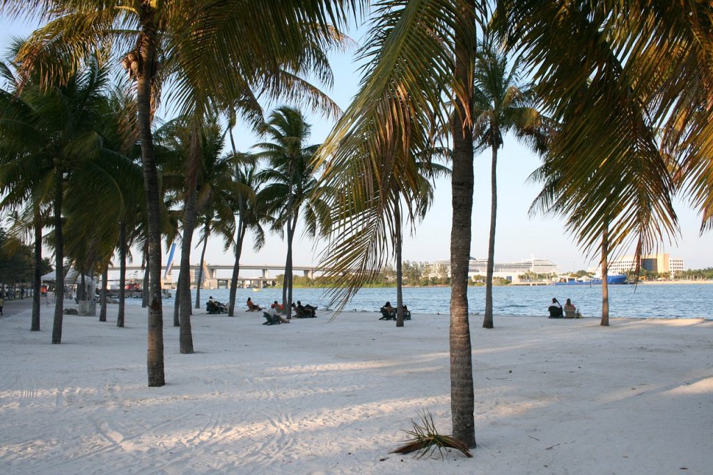 Pamiers sur la plage de Miami en Floride