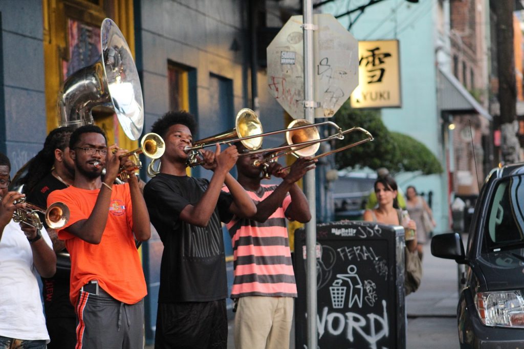 Musiciens dans les rues de Nouvelle Orléans
