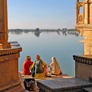 Indiens au bord du Gange à Jaisalmer au Rajasthan en Inde