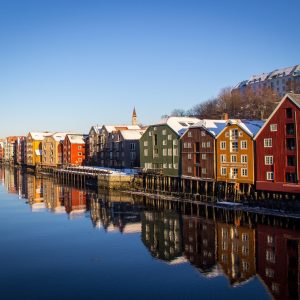 Fjords en voiture et côte norvégienne