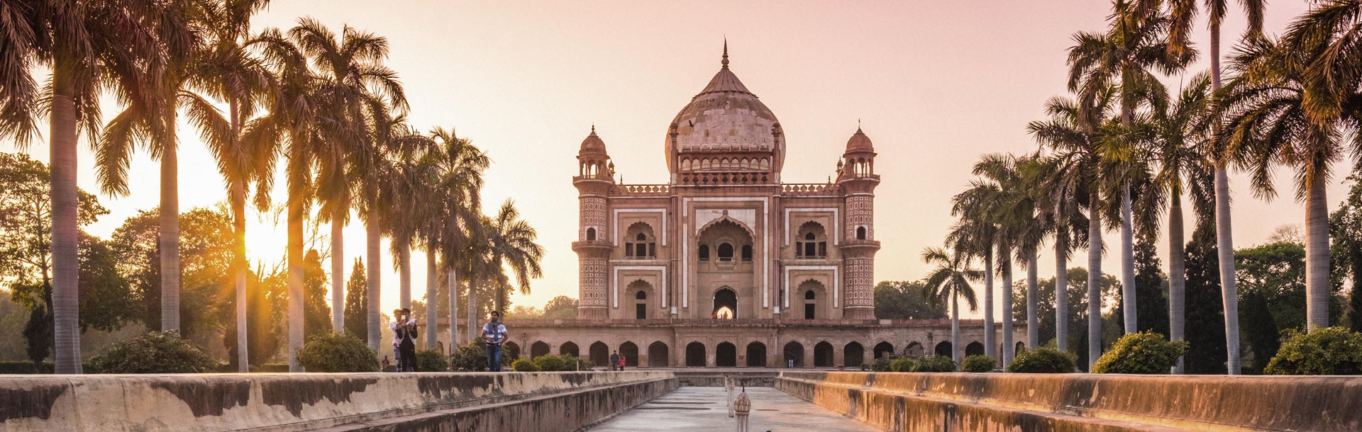 mausolée Safdar Jung, palmiers couché de soleil, New Delhi