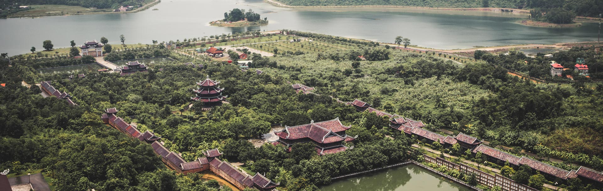 Temples de Ninh Binh vu du haut