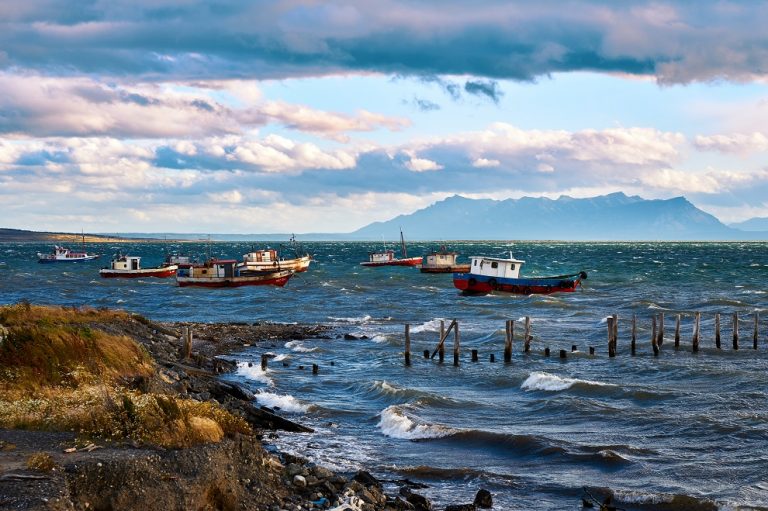 Bateaux du Puerto Natales du Chili