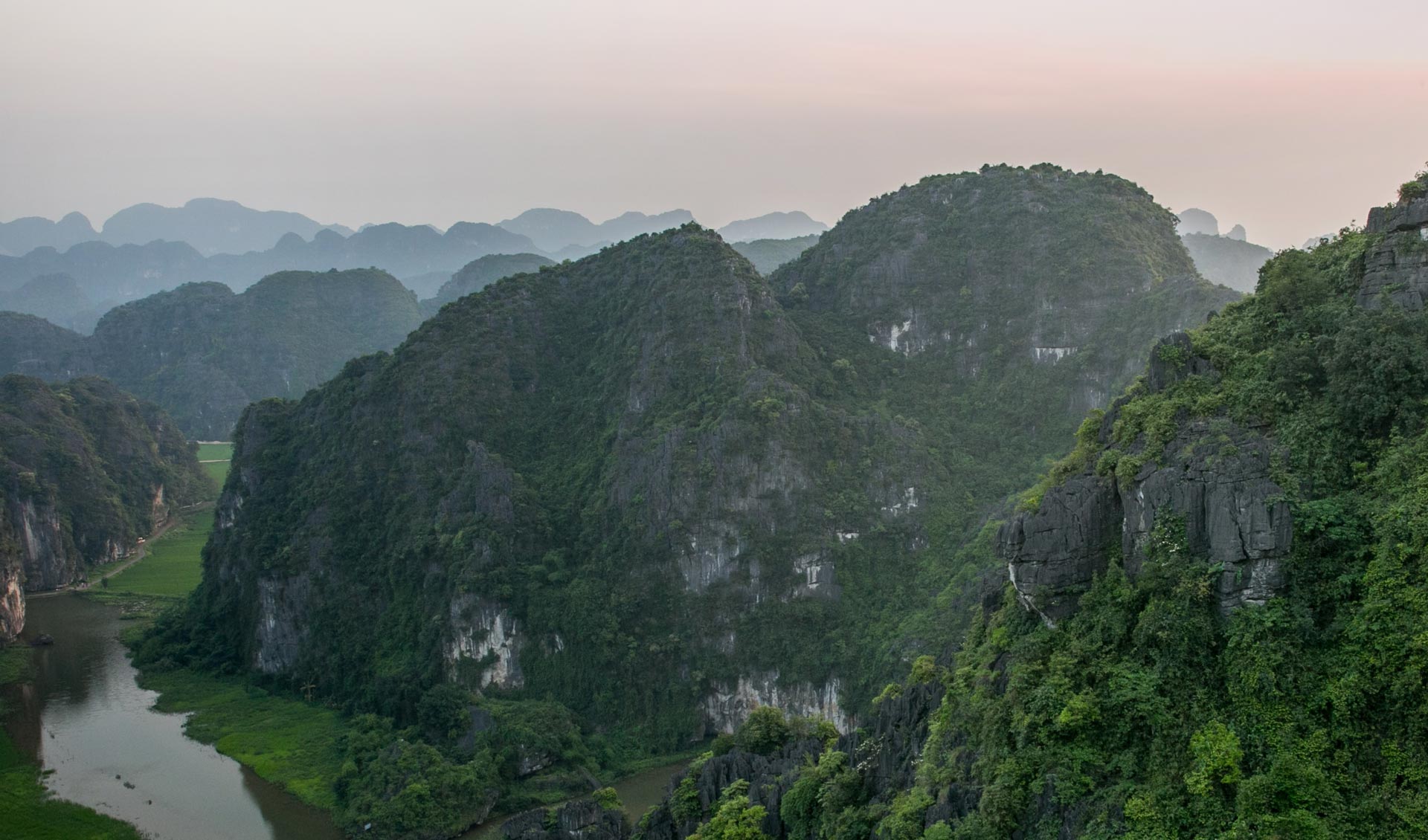 Hang Mua Cave Ninh Binh