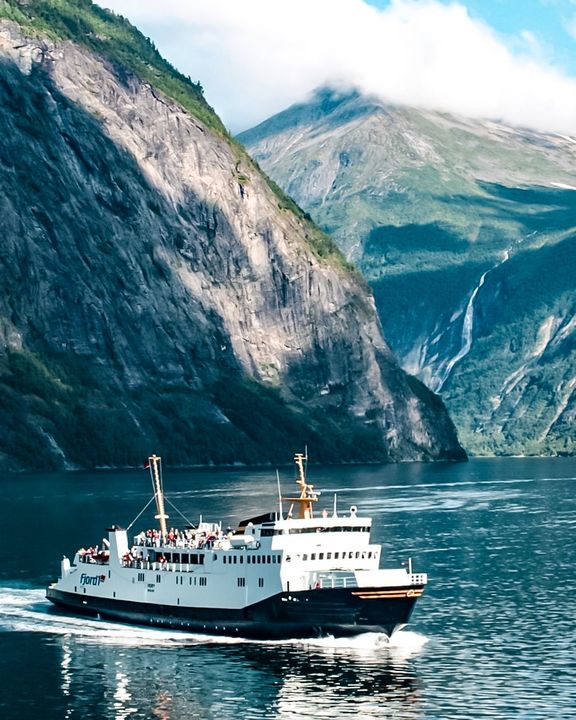 Moment suspendu dans le fjord, en Norvège…