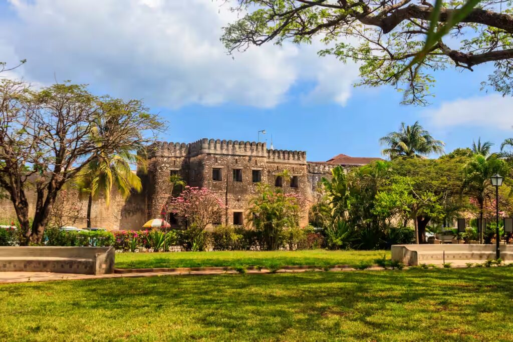 Old Fort, également connu sous le nom de Fort Arabe, est une fortification située à Stone Town à Zanzibar, en Tanzanie.
