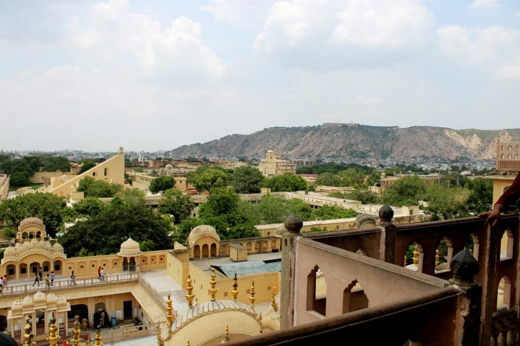 Scène de rue animée à Jaipur, la ville rose du Rajasthan