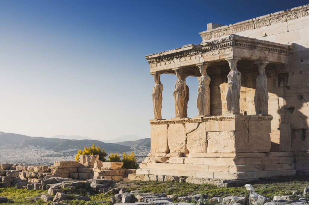 Photo de Athenes et de l'Acropole, le porche des cariatides Erechthéion