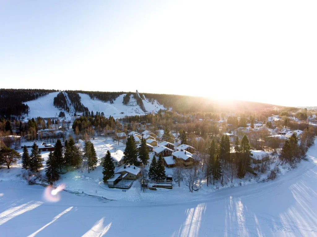 Vue aérienne, Club Scanditours Ounasvaara, Laponie, Finlande